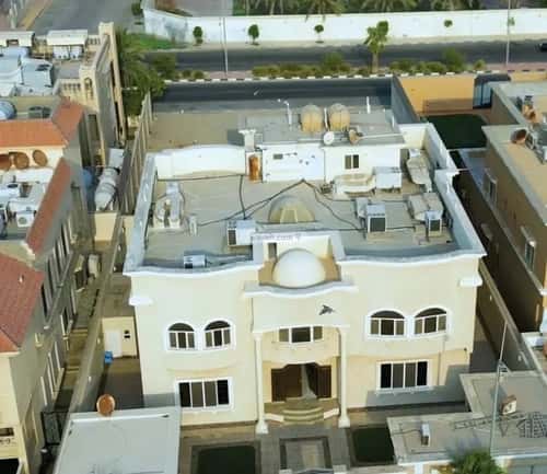 فيلا 750 متر مربع غربية على شارع 16م الهدا، الخبر