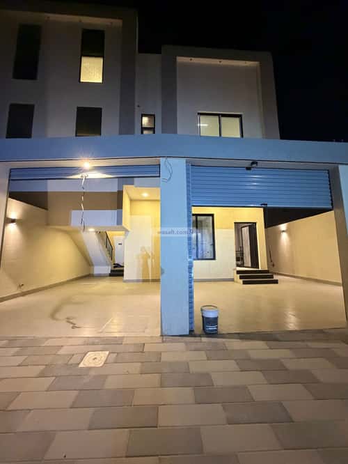 Villa 221.85 SQM Facing West on 18m Width Street King Fahad Dist, Aldammam