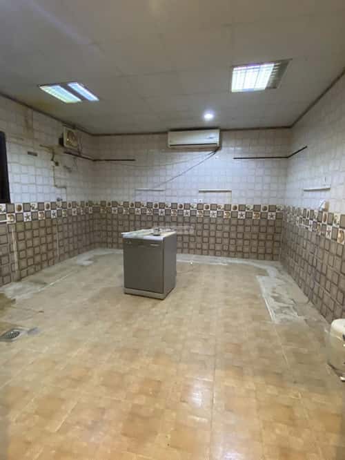 Villa 500 SQM Facing West on 20m Width Street Ishbiliyah, East Riyadh, Riyadh