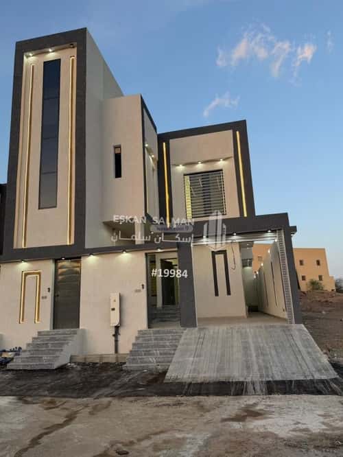 فيلا 463.88 متر مربع غربية على شارع 15م التعاون، خميس مشيط
