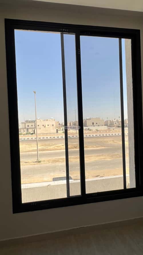 فيلا 250 متر مربع غربية على شارع 32م ضاحية الملك فهد، الدمام