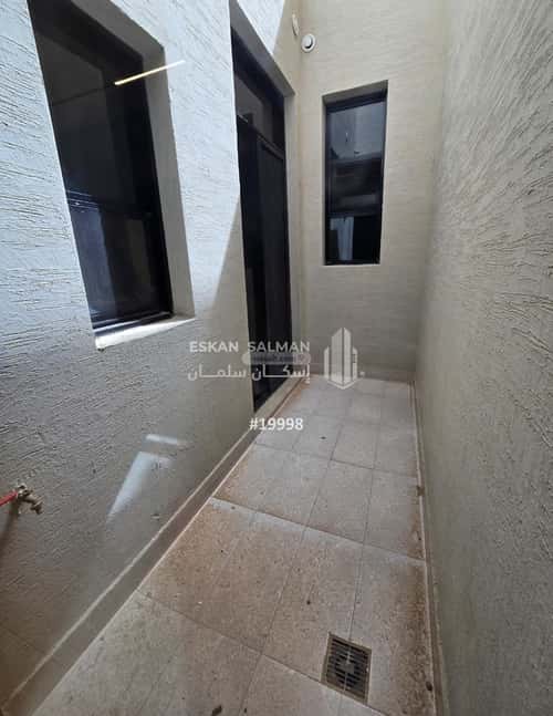 Floor with 5 Bedrooms Qurtubah, East Riyadh, Riyadh