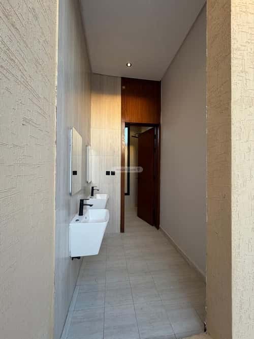 Floor 375 SQM with 8 Bedrooms Dahiat Namar, West Riyadh, Riyadh