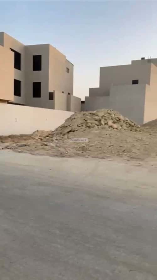 Land 708 SQM Facing East on 15m Width Street Al-Mahdiyah, West Riyadh, Riyadh