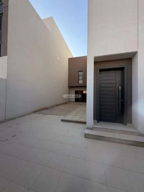 Villa 250 SQM Facing South with 5 Bedrooms King Khalid Int.Airport, North Riyadh, Riyadh