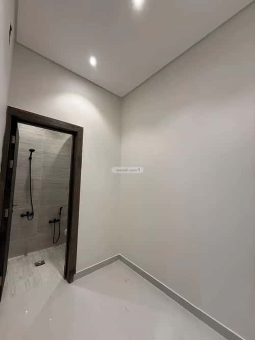 Floor 227.71 SQM with 8 Bedrooms Al Bayan, East Riyadh, Riyadh