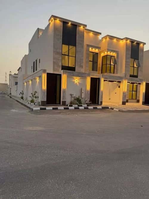 فيلا 250 متر مربع شرقية على شارع 18م ضاحية الملك فهد، الدمام