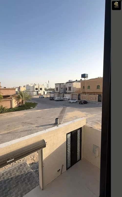 فيلا 252.25 متر مربع جنوبية على شارع 20م ضاحية الملك فهد، الدمام