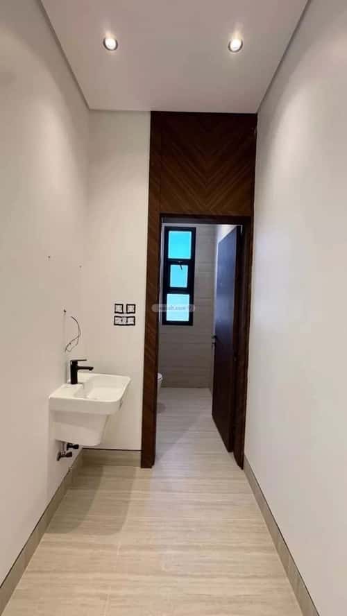 Floor 258.94 SQM with 6 Bedrooms Qurtubah, East Riyadh, Riyadh