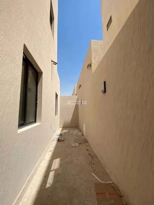 Floor 265.68 SQM with 7 Bedrooms Qurtubah, East Riyadh, Riyadh
