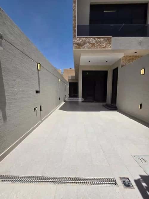 Floor 187.01 SQM with 6 Bedrooms Qurtubah, East Riyadh, Riyadh