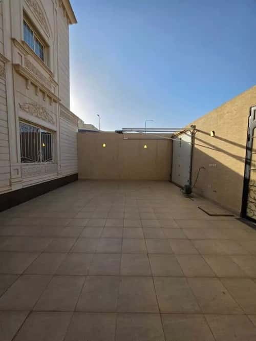 Villa 570 SQM Facing South East on 20m Width Street Al-Qadisiyah, East Riyadh, Riyadh