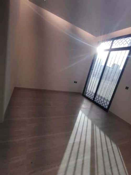 Floor 135.63 SQM with 5 Bedrooms Al-Muanisiyah, East Riyadh, Riyadh