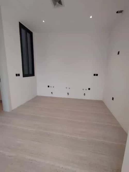 Floor 135.63 SQM with 5 Bedrooms Al-Muanisiyah, East Riyadh, Riyadh