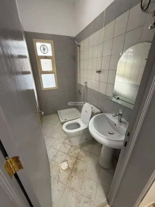 Villa 275 SQM Facing West with 4 Bedrooms Al-Muanisiyah, East Riyadh, Riyadh