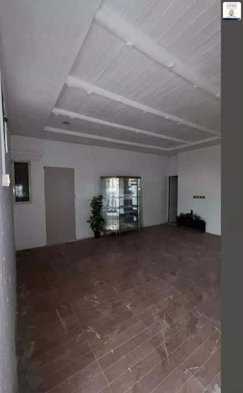 Building 400 SQM Facing South Laban, West Riyadh, Riyadh
