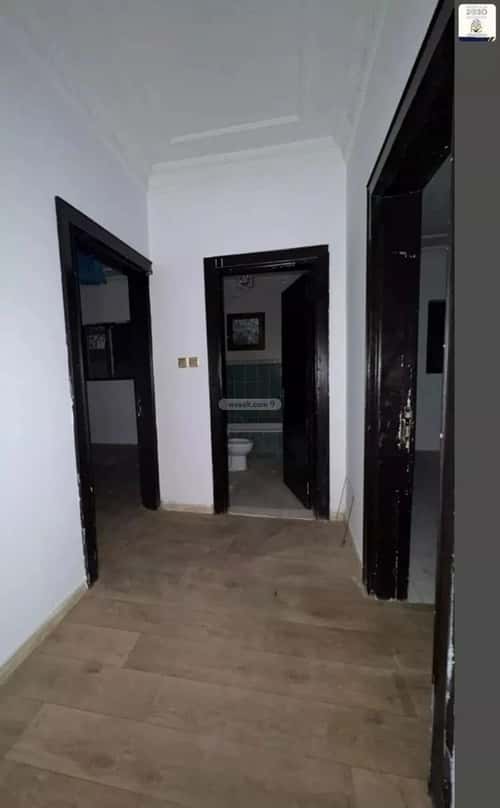 Building 400 SQM Facing South Laban, West Riyadh, Riyadh