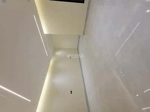 Floor 169.88 SQM with 5 Bedrooms Al-Janadriyah, East Riyadh, Riyadh