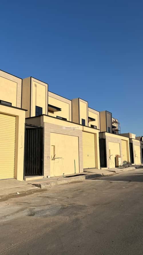 Floor 300 SQM with 5 Bedrooms Haya Nabla, Madinah