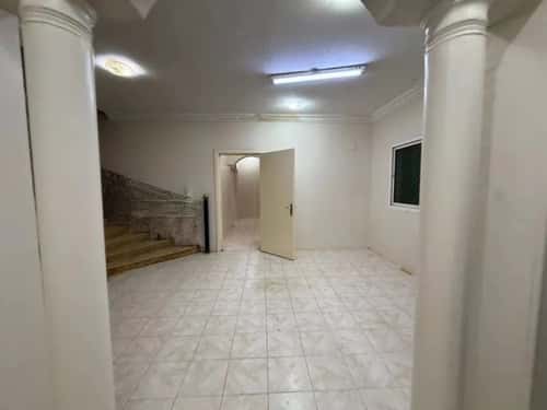 Building 250 SQM Facing South Al-Yarmuk, East Riyadh, Riyadh
