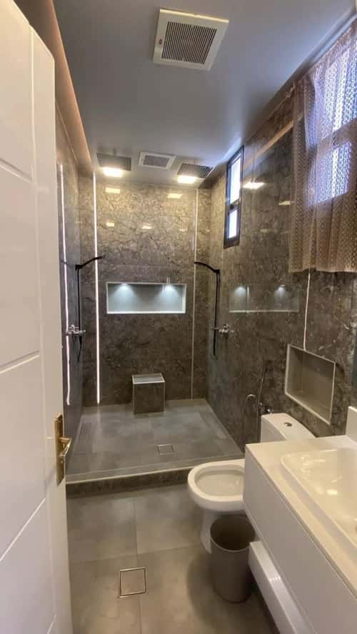 Villa 201.5 SQM Facing South with 5 Bedrooms Ar-Rimal, East Riyadh, Riyadh