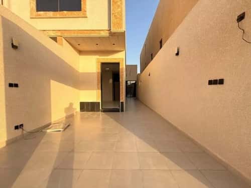 Floor 195.13 SQM with 3 Bedrooms Al-Janadriyah, East Riyadh, Riyadh