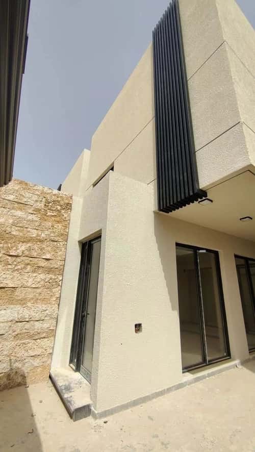 فيلا 450 متر مربع جنوبية على شارع 18م الرمال، شرق الرياض، الرياض