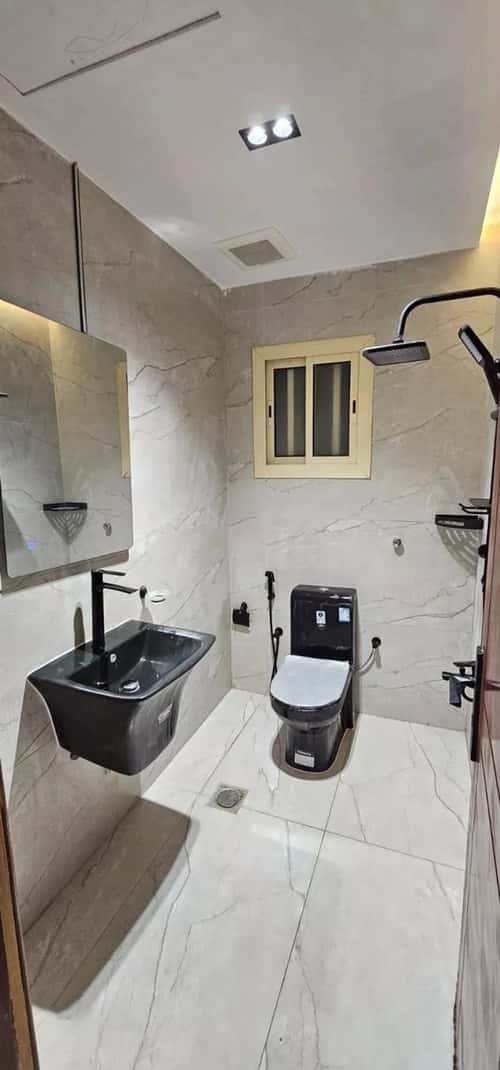 Building 605.28 SQM Facing West Al Khalidiyah, Madinah
