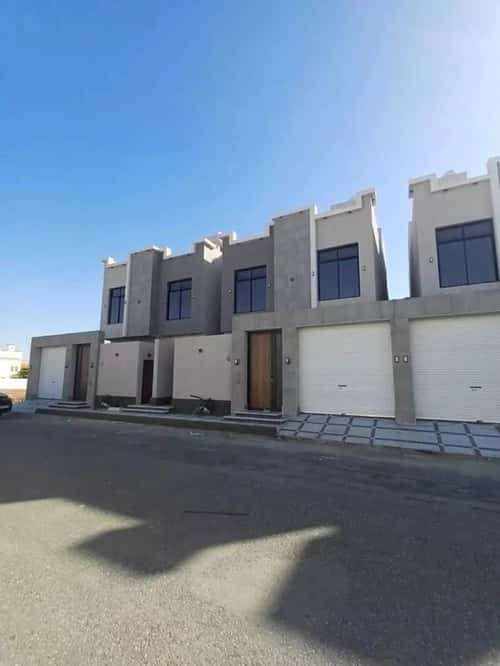 فيلا 310 متر مربع شرقية على شارع 15م الوفاء، شرق جدة، جدة