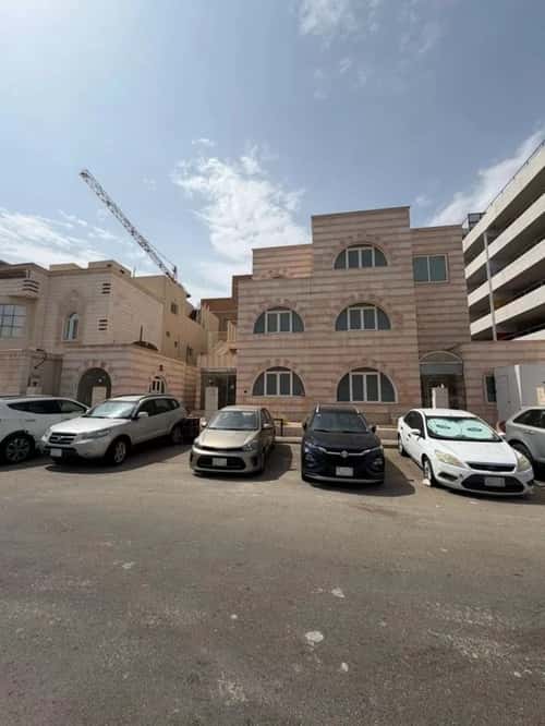 Villa 767 SQM Facing South with 9 Bedrooms Al Shate|E, North Jeddah, Jeddah