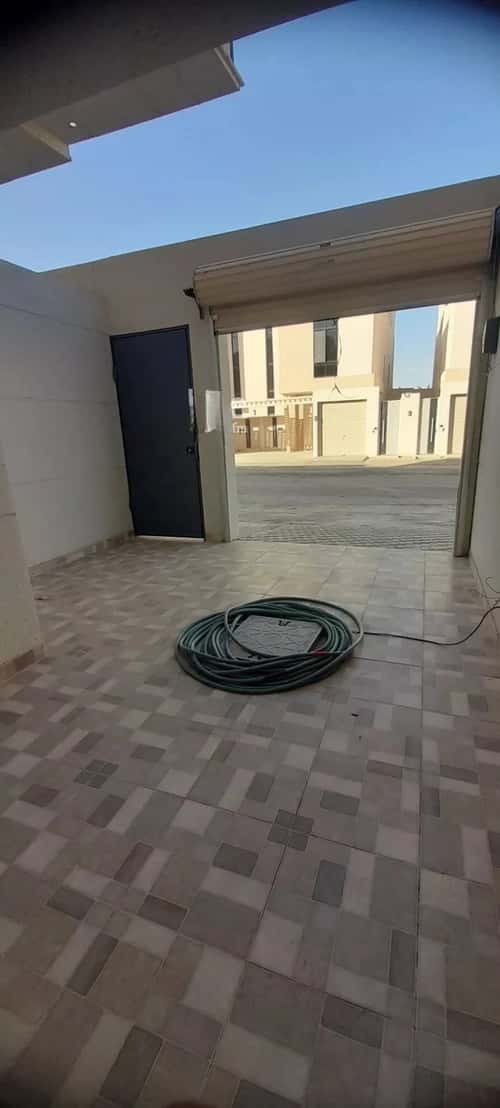 دور 249.33 متر مربع ب 5 غرف طويق، غرب الرياض، الرياض