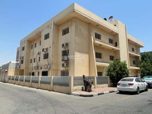 شقة 780 متر مربع ب 4 غرف الجلوية، الدمام