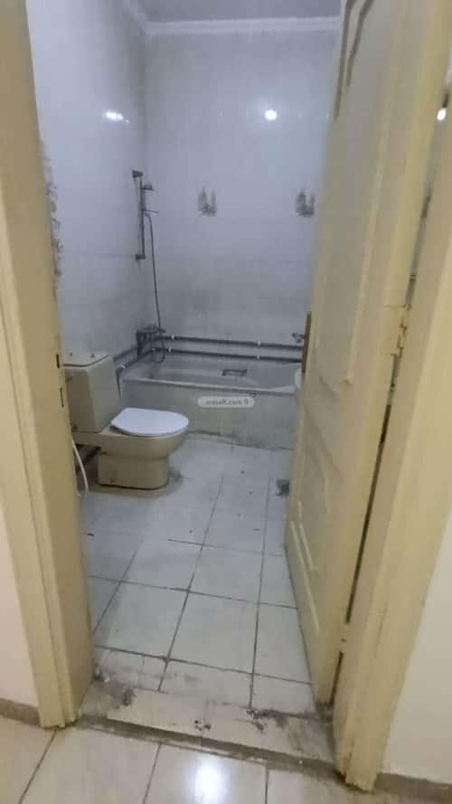 Building 800 SQM Al Azizeyyah, North Jeddah, Jeddah