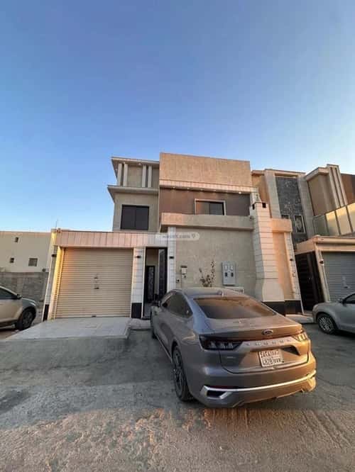 فيلا 300 متر مربع شمالية على شارع 18م الرمال، شرق الرياض، الرياض