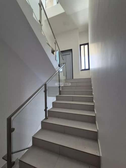 Floor 200.1 SQM with 5 Bedrooms Ar-Rawabi, East Riyadh, Riyadh