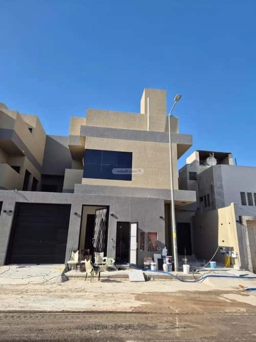 Floor 205.59 SQM with 5 Bedrooms Ar-Rawabi, East Riyadh, Riyadh