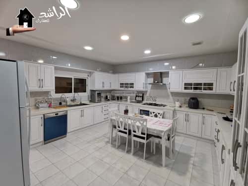 فيلا 538.6 متر مربع شرقية على شارع 20م الفاخرية، عنيزة