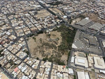 أرض سكنية تجارية 51,901.28م2 بحي نخب
