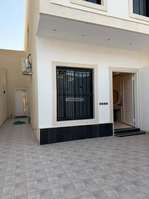 Floor 166.92 SQM with 5 Bedrooms Okaz, South Riyadh, Riyadh