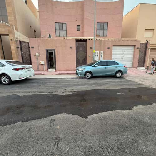 فيلا 525 متر مربع مع شقتين واجهة جنوبية عرقة، غرب الرياض، الرياض