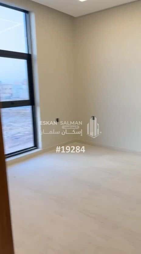 فيلا 227.57 متر مربع غربية على شارع 15م المروج، سكاكا