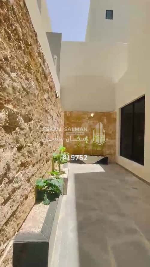 فيلا 434.59 متر مربع شمالية على شارع 25م الشعلة، الدمام