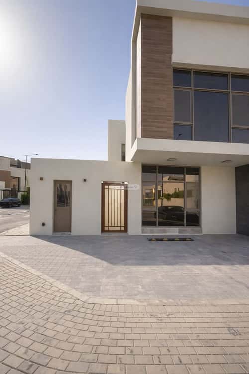 Villa 273.02 SQM Facing South with 5 Bedrooms Al-Muanisiyah, East Riyadh, Riyadh