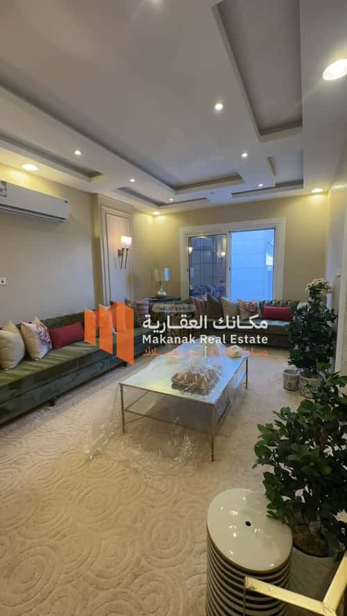 فيلا 300 متر مربع شمالية على شارع 24م الأمانة، الدمام