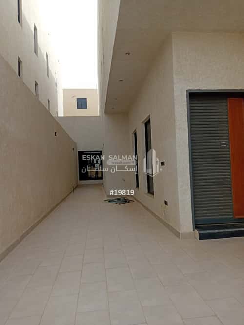 Floor 183.81 SQM with 6 Bedrooms Al-Janadriyah, East Riyadh, Riyadh