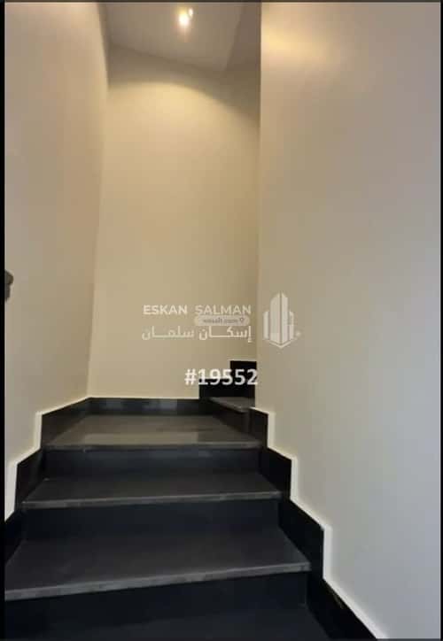 فيلا 312.82 متر مربع شرقية على شارع 12م ريحه، الطائف