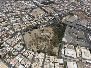 أرض سكنية تجارية 51,901.28م2 بحي نخب