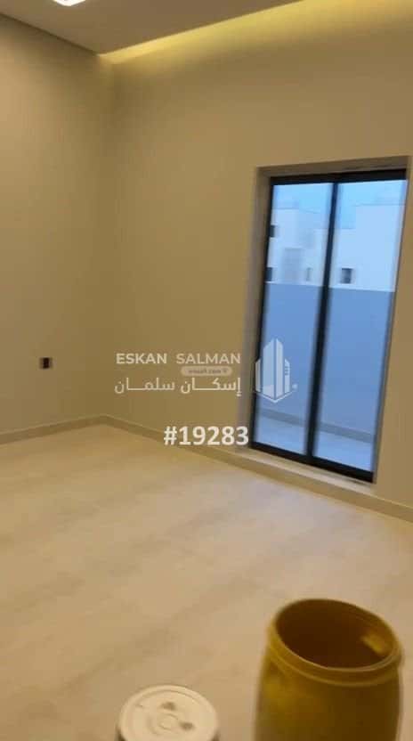 فيلا 227.57 متر مربع غربية على شارع 15م المروج، سكاكا
