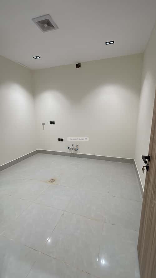 Floor 128.52 SQM with 6 Bedrooms Al- Nadwah, East Riyadh, Riyadh