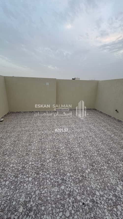 Villa 240 SQM Facing West on 20m Width Street The Meadows, Bariduh